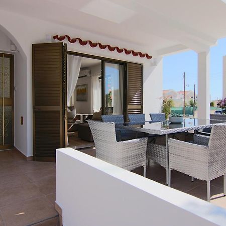 Phaedrus Living: City View Luxury Flat Androcleous Paphos Bagian luar foto